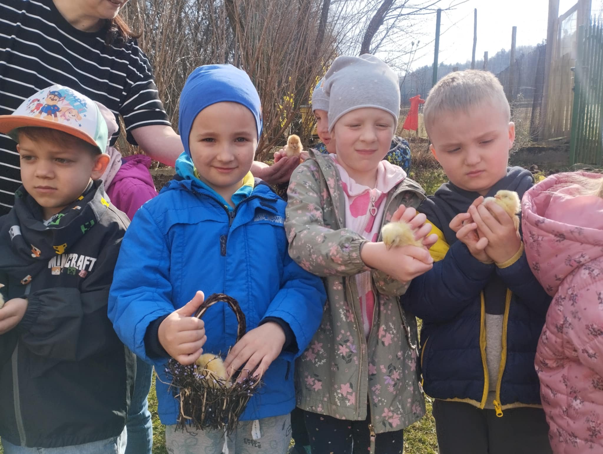 Wielkanocna wyprawa Sówek do kurnika! 