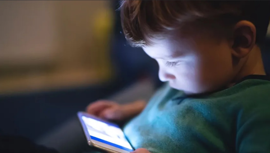 Dziecko przed ekranem