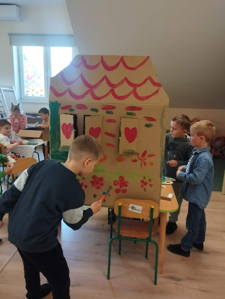 Dzień Ziemi w grupie ‘Sówki’ – kreatywnie i ekologicznie