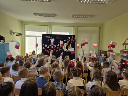 ''Witaj majowa jutrzenko...'' - akademia z okazji świąt majowych