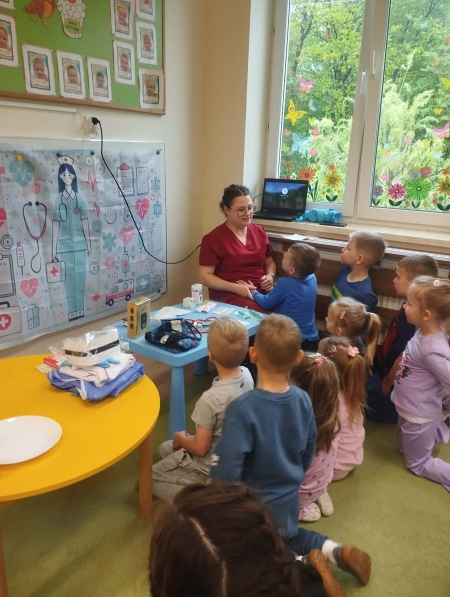 Z wizytą u przedszkolaków – Międzynarodowy Dzień Pielęgniarki